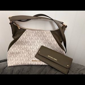 Olive green and white Michael Kors purse and matching wallet